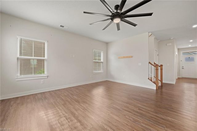 211 Williamson Park LN, Smithfield, VA 23430