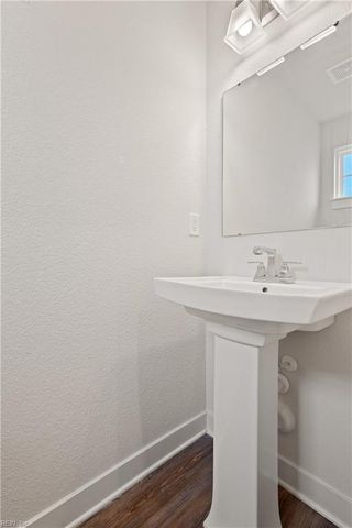 211 Williamson Park LN, Smithfield, VA 23430