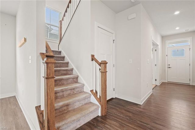 211 Williamson Park LN, Smithfield, VA 23430