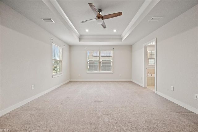 211 Williamson Park LN, Smithfield, VA 23430