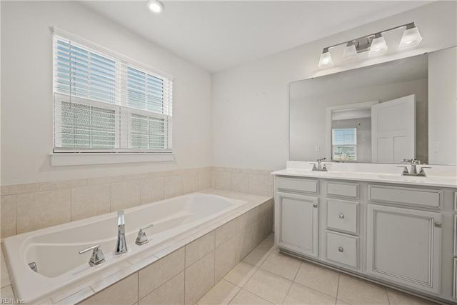 211 Williamson Park LN, Smithfield, VA 23430