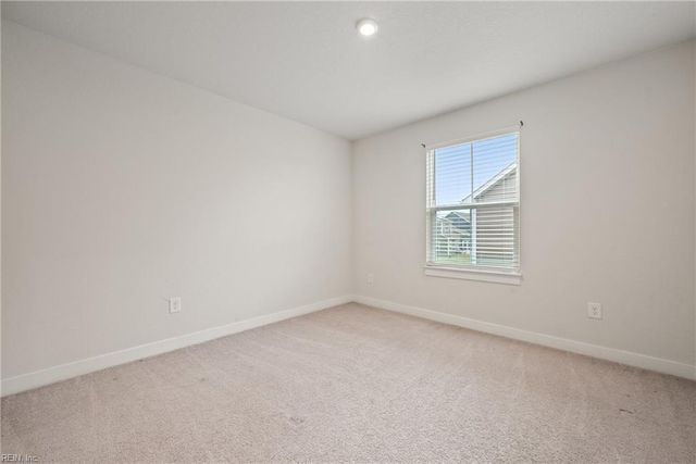 211 Williamson Park LN, Smithfield, VA 23430