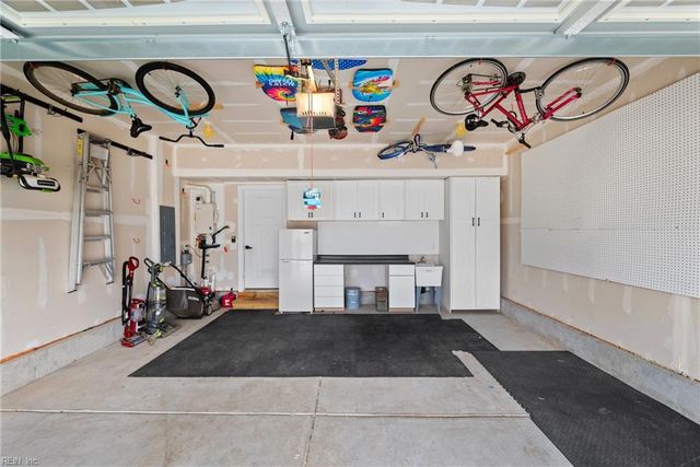 211 Williamson Park LN, Smithfield, VA 23430