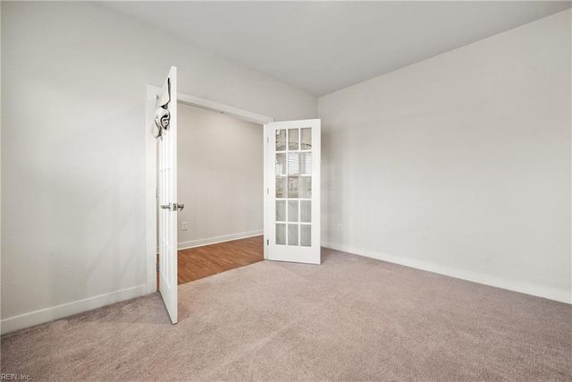 211 Williamson Park LN, Smithfield, VA 23430