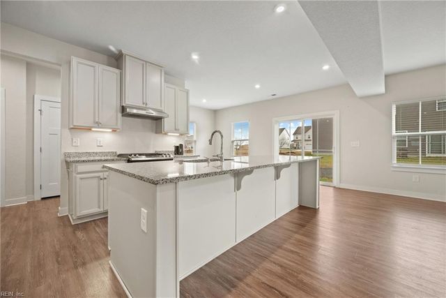 211 Williamson Park LN, Smithfield, VA 23430