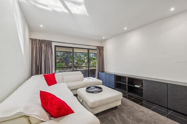 36750 US HIGHWAY 19 N 19306, Palm Harbor, FL 34684