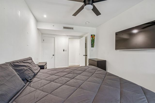 36750 US HIGHWAY 19 N 19306, Palm Harbor, FL 34684