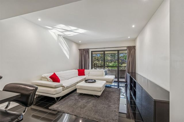 36750 US HIGHWAY 19 N 19306, Palm Harbor, FL 34684