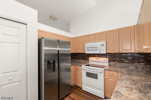 2931 NW 4th PL, Cape Coral, FL 33993