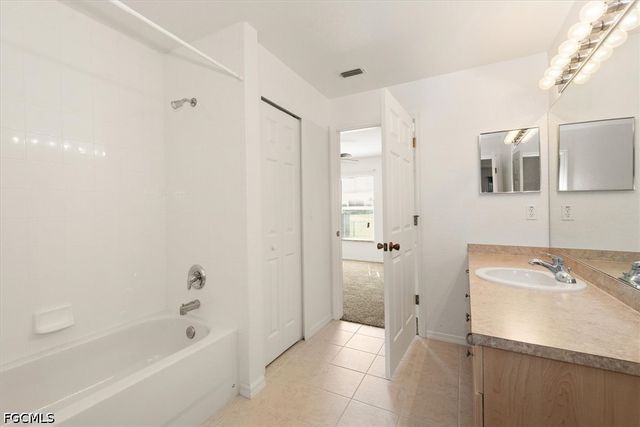 2931 NW 4th PL, Cape Coral, FL 33993