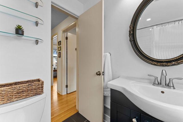 2709 W 60th Street, Minneapolis, MN 55410