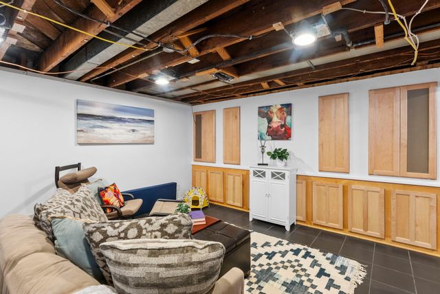 2709 W 60th Street, Minneapolis, MN 55410