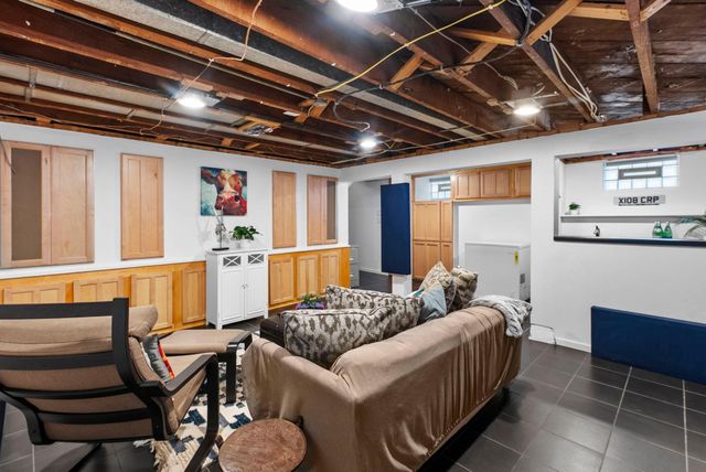 2709 W 60th Street, Minneapolis, MN 55410