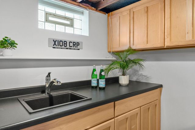 2709 W 60th Street, Minneapolis, MN 55410