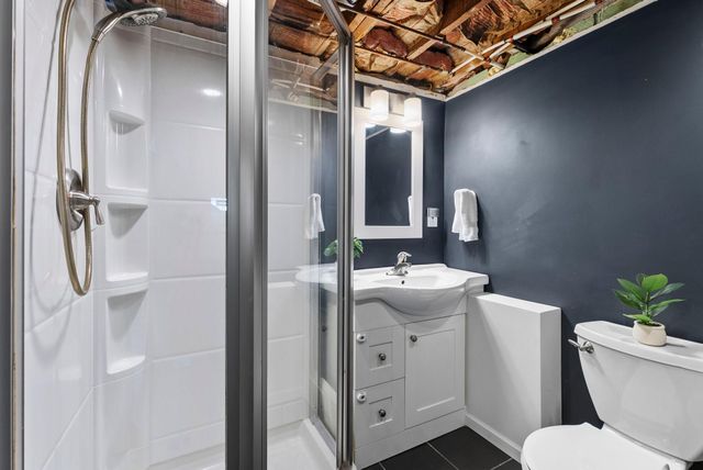 2709 W 60th Street, Minneapolis, MN 55410