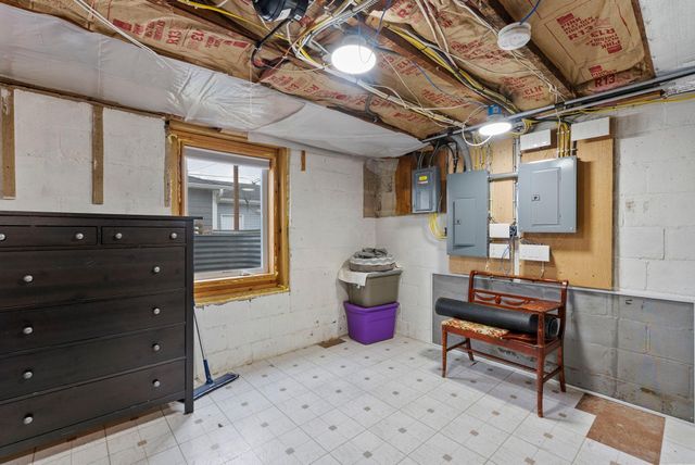 2709 W 60th Street, Minneapolis, MN 55410