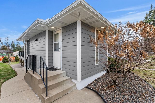 2709 W 60th Street, Minneapolis, MN 55410