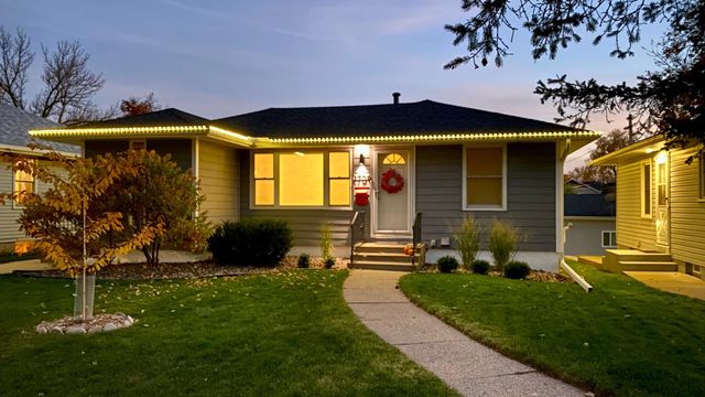 2709 W 60th Street, Minneapolis, MN 55410