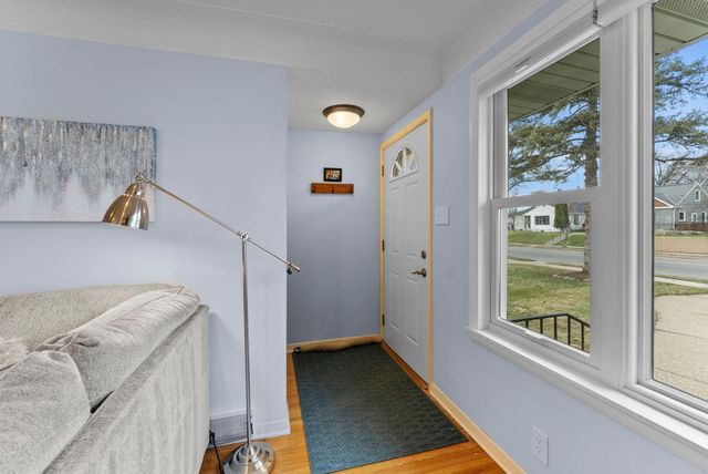 2709 W 60th Street, Minneapolis, MN 55410