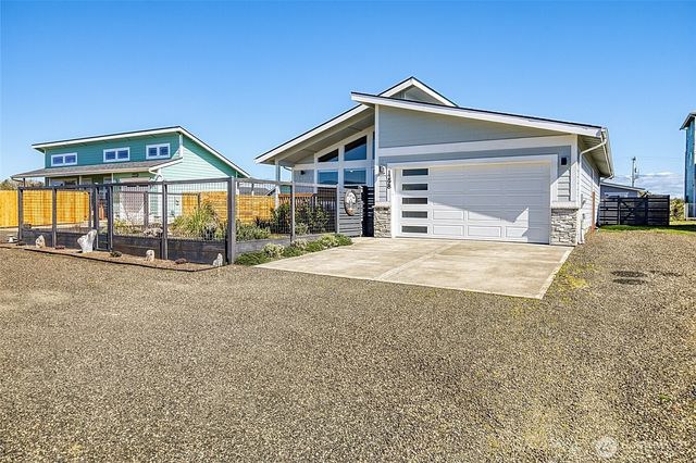 1298 Storm King Avenue SW, Ocean Shores, WA 98569