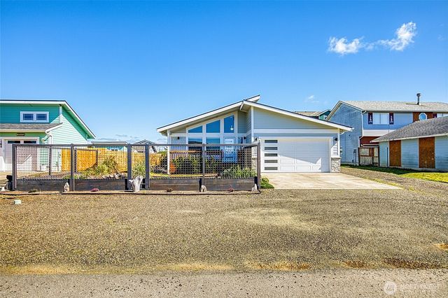 1298 Storm King Avenue SW, Ocean Shores, WA 98569