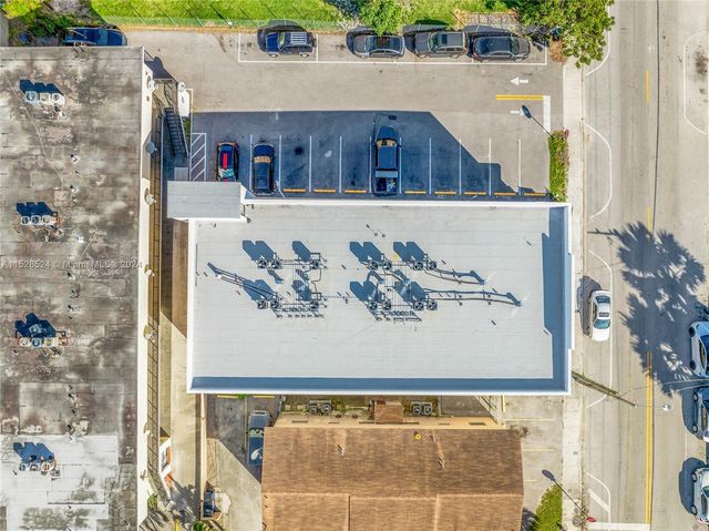 1567 NW 1st St, Miami, FL 33125