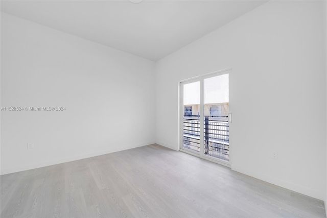 1567 NW 1st St, Miami, FL 33125