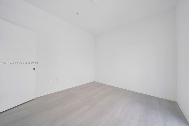 1567 NW 1st St, Miami, FL 33125