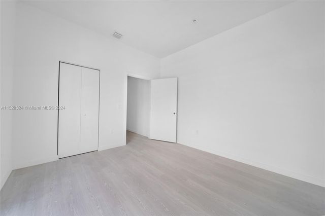 1567 NW 1st St, Miami, FL 33125