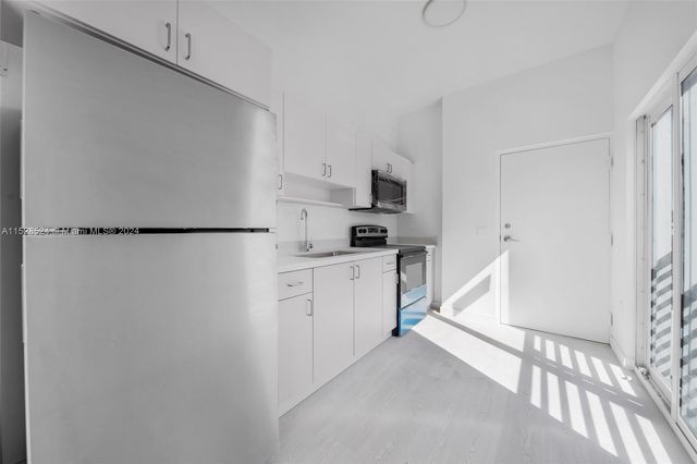 1567 NW 1st St, Miami, FL 33125