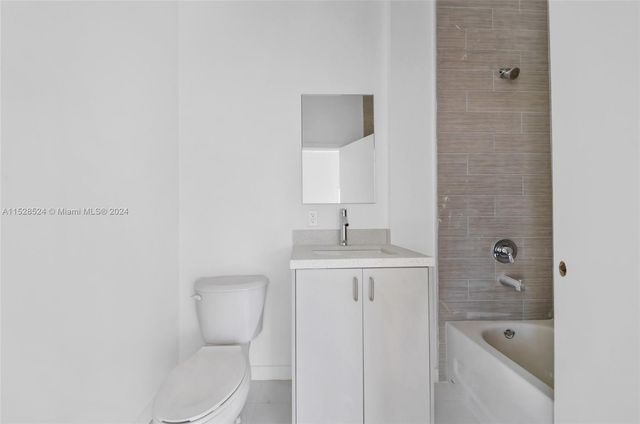 1567 NW 1st St, Miami, FL 33125