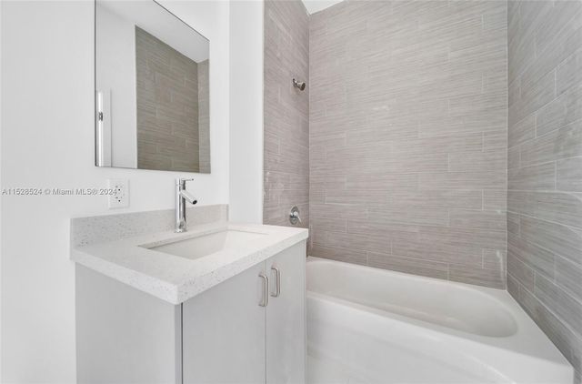 1567 NW 1st St, Miami, FL 33125