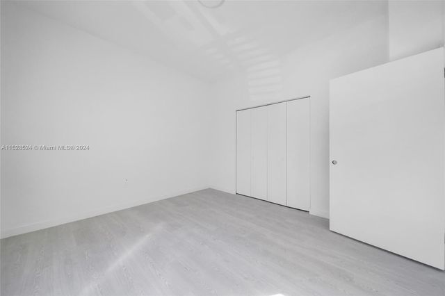 1567 NW 1st St, Miami, FL 33125