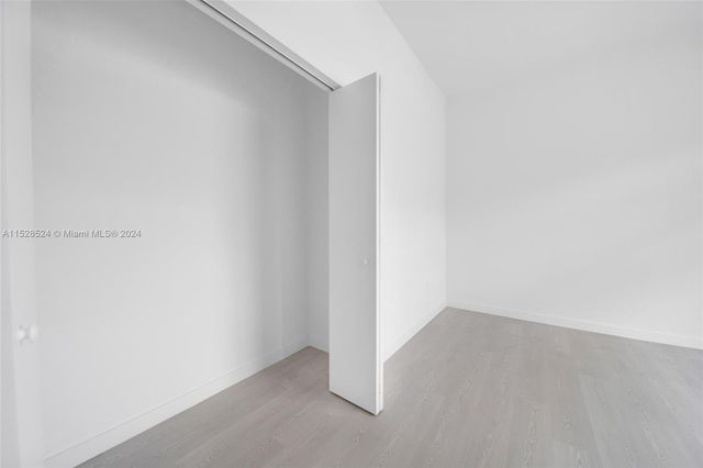 1567 NW 1st St, Miami, FL 33125