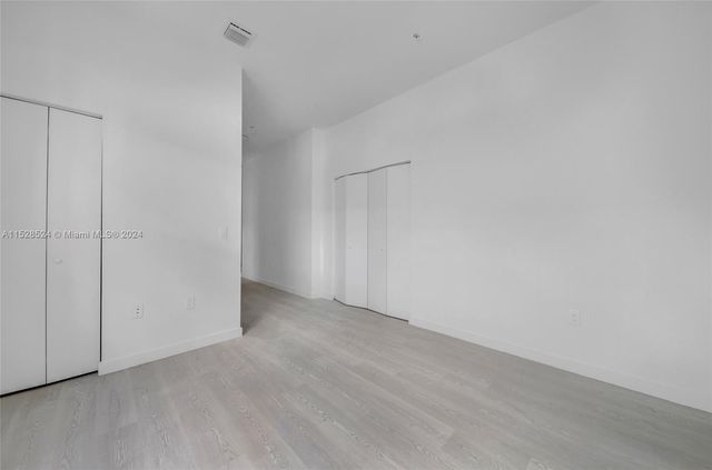 1567 NW 1st St, Miami, FL 33125