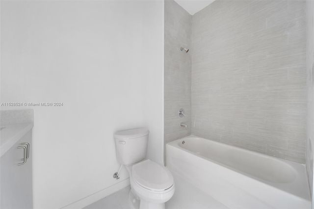 1567 NW 1st St, Miami, FL 33125