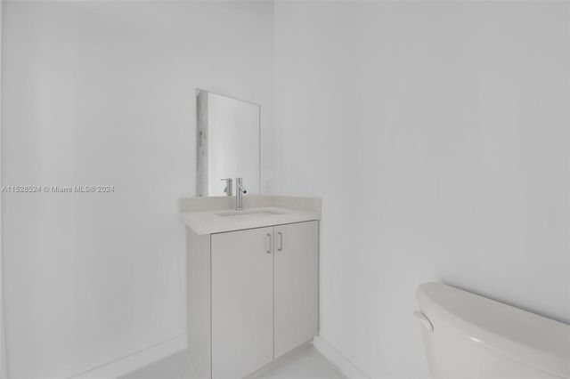 1567 NW 1st St, Miami, FL 33125