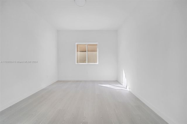 1567 NW 1st St, Miami, FL 33125