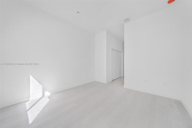 1567 NW 1st St, Miami, FL 33125