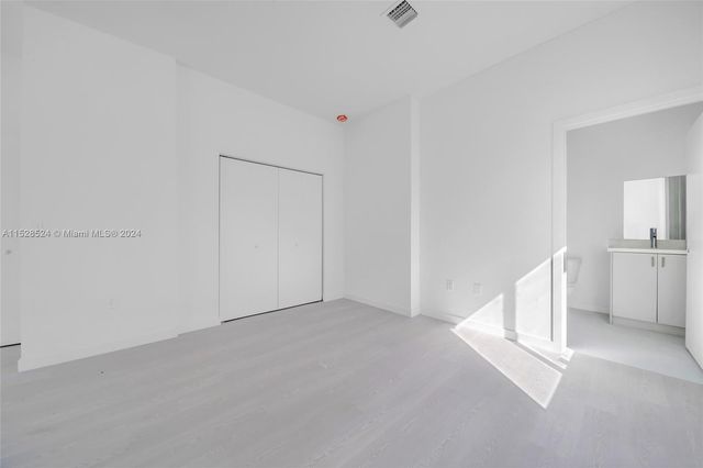 1567 NW 1st St, Miami, FL 33125