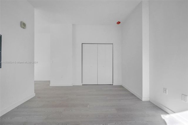 1567 NW 1st St, Miami, FL 33125