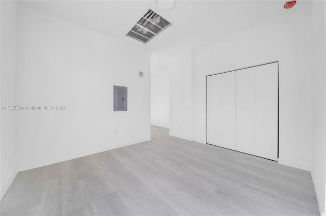 1567 NW 1st St, Miami, FL 33125