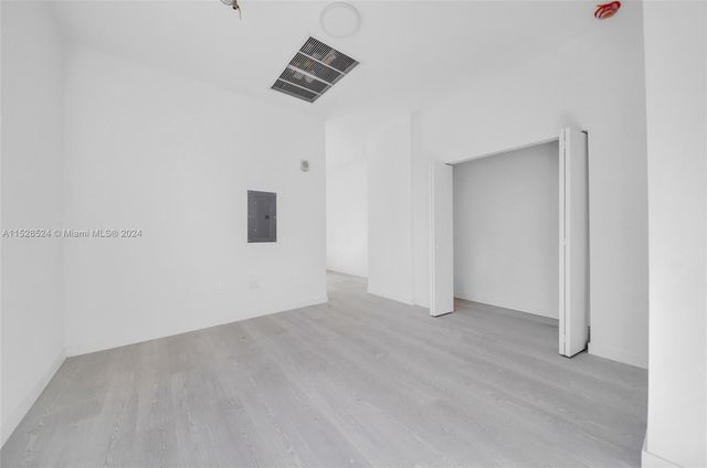 1567 NW 1st St, Miami, FL 33125