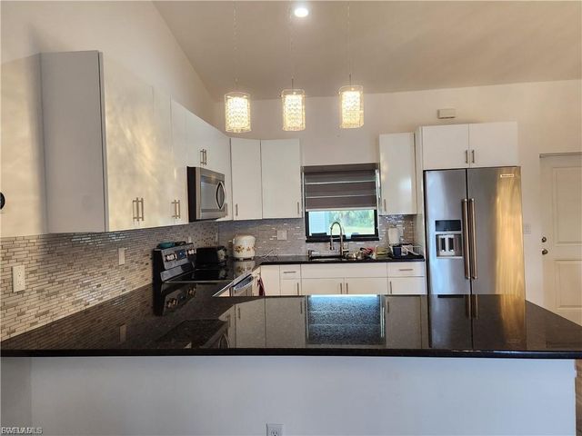 5028 S Obispo CIR, Labelle, FL 33935