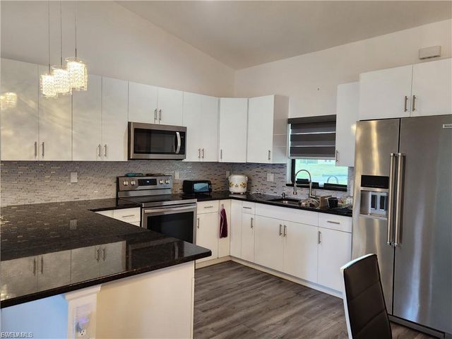 5028 S Obispo CIR, Labelle, FL 33935