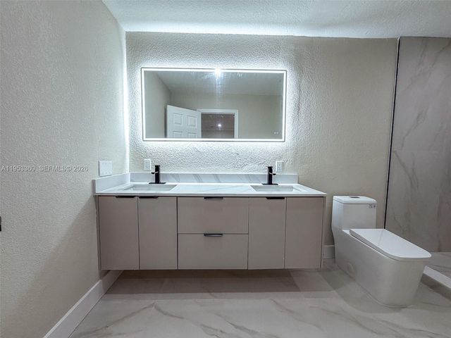 2660 Starwood Cir, West Palm Beach, FL 33406