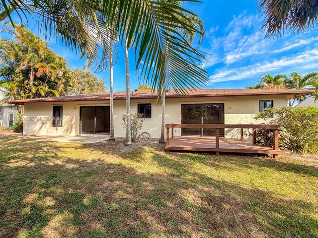 2660 Starwood Cir, West Palm Beach, FL 33406