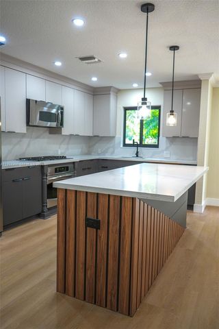 2660 Starwood Cir, West Palm Beach, FL 33406