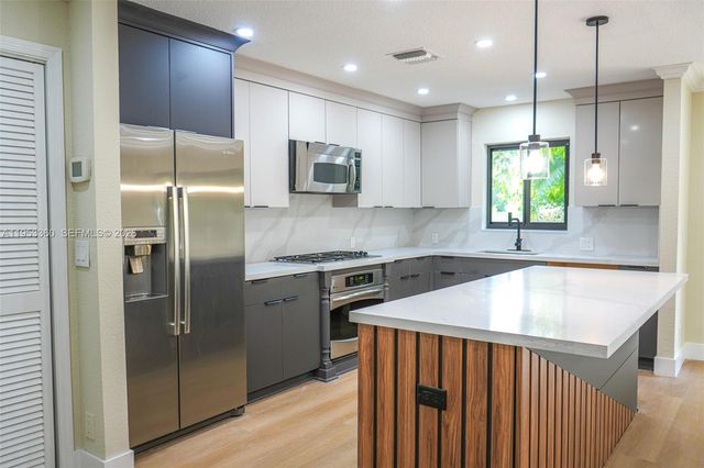 2660 Starwood Cir, West Palm Beach, FL 33406