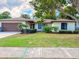 2660 Starwood Cir, West Palm Beach, FL 33406